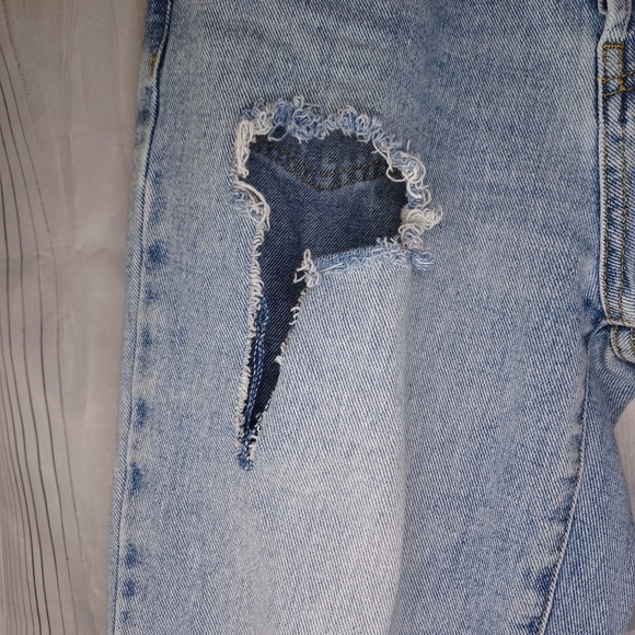PacSun Destroyed Light Wash Denim Dad Jeans - Picture 3 of 13